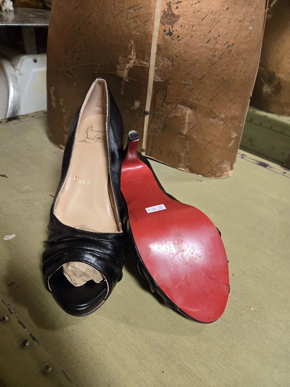 Christian Louboutin Black Leather Peep-Toe Ruched Pumps with Gold Insole - Picture 2 of 11